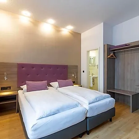 Hotel Porta Nigra 3*